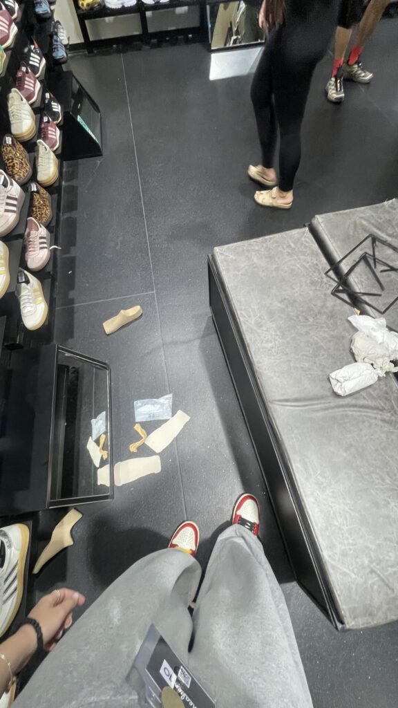 Sneaker 10 work 12